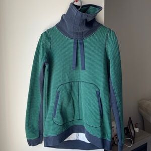 Lululemon Funnell Neck Green and Navy Hoodie Small
